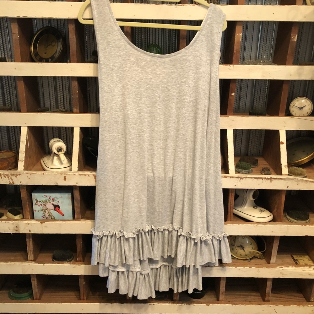 Farmhouse Frocks asymmetrical T. Size XL